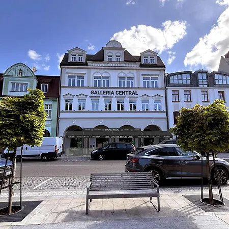 公寓式酒店 Galleria & Wellness 弗尔赫拉比