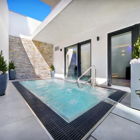 Galleria & Wellness Apartmanhotel 4*
